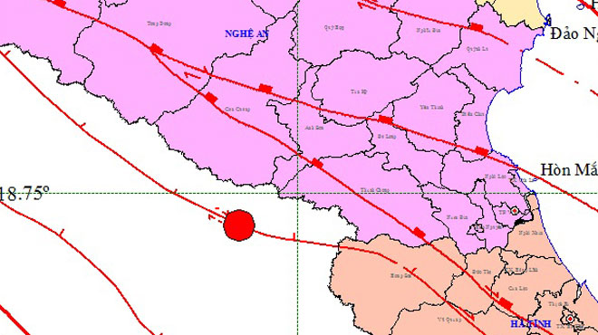 Bản[-]đồ[-]tâm[-]chấn[-](dấu[-]chấm[-]đỏ).[-]Nguồn:[-]Viện[-]Vật[-]lý[-]địa[-]cầu